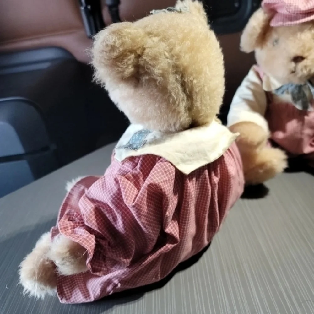 Vintage Ole Timey Bear‎ Couple.